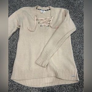 Sweater with tie